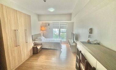 FOR RENT - ELEGANT STUDIO WITH PARKING IN SOLINEA TOWER 3 (LAZULI), AYALA CEBU. FURNISHED.