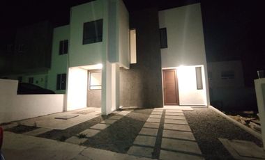 NUEVA Moderna y funcional casa en renta en Zen Life I, 3 REC, 2.5 BAÑOS