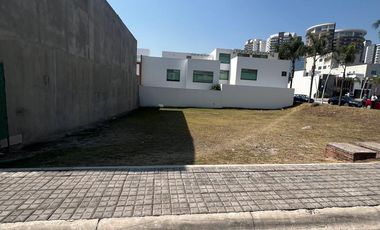 Lote en venta sobre Blvd. América, en Lomas de Angelópolis, enfrente de SONATA