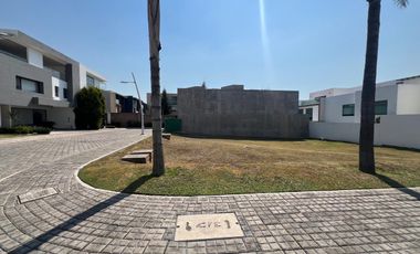 Lote en venta en ESQUINA sobre Blvd. América, en Lomas de Angelópolis, enfrente de SONATA