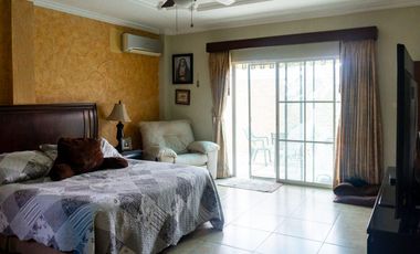 Casa en venta de una planta, Urb. Fontana - Samborondón Km 2.5