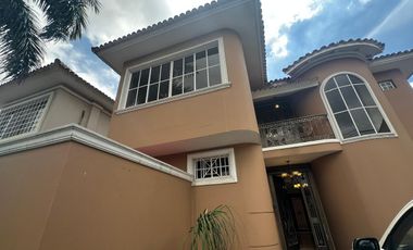 casa en alquiler Samborondón Urb. Aquamarina