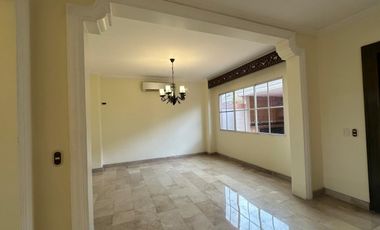 casa en alquiler Samborondón Urb. Aquamarina