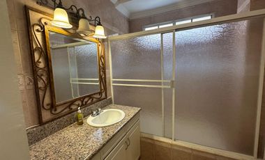 casa en alquiler Samborondón Urb. Aquamarina