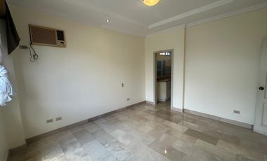 casa en alquiler Samborondón Urb. Aquamarina