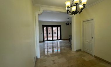 casa en alquiler Samborondón Urb. Aquamarina