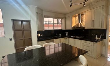 casa en alquiler Samborondón Urb. Aquamarina