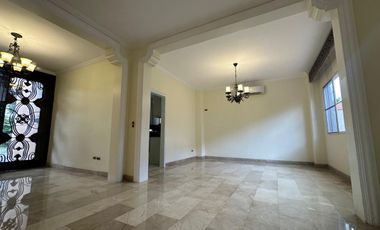 casa en alquiler Samborondón Urb. Aquamarina