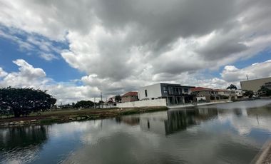 casa en alquiler Samborondón Urb. Aquamarina