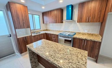 CASA EN VENTA EN AGUASCALIENTES, ZONA LA QUERENCIA (CONTADERO)