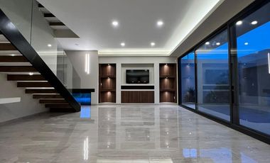 ¡Vive con confort y exclusividad en esta espectacular casa en venta!