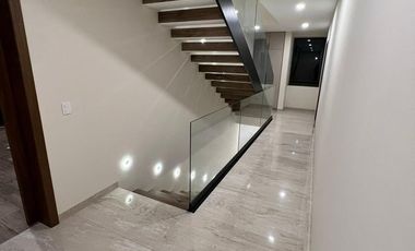 ¡Vive con confort y exclusividad en esta espectacular casa en venta!