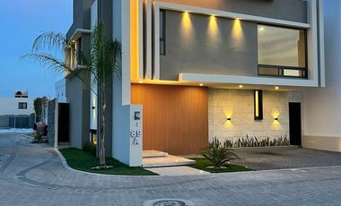 ¡Vive con confort y exclusividad en esta espectacular casa en venta!