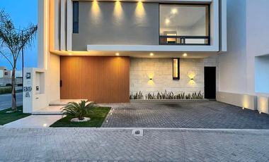 ¡Vive con confort y exclusividad en esta espectacular casa en venta!