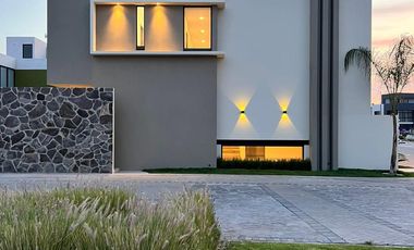 ¡Vive con confort y exclusividad en esta espectacular casa en venta!