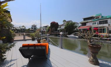 Jomtien Yacht Club property with private Boat Mooring