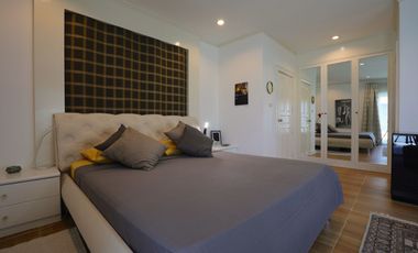 Jomtien Yacht Club property with private Boat Mooring