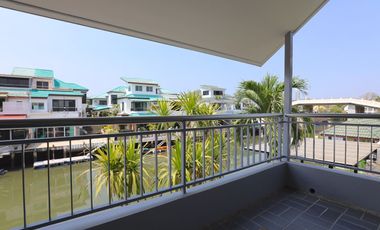 Jomtien Yacht Club property with private Boat Mooring