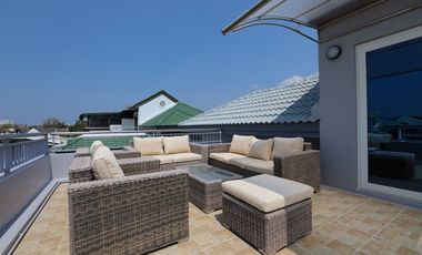 Jomtien Yacht Club property with private Boat Mooring
