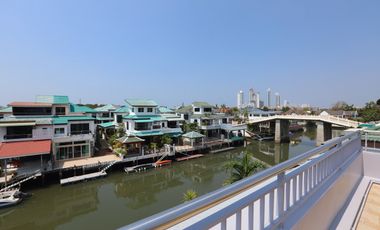 Jomtien Yacht Club property with private Boat Mooring