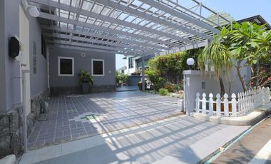 Jomtien Yacht Club property with private Boat Mooring