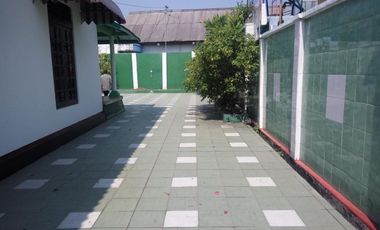 Rumah antik cocok untuk quest house di tengah kota Madiun Jawa Timur