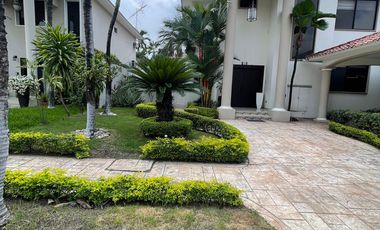 ¡EN ALQUILER CASA FULL AMOBLADA  EN ESTANCIAS DEL RÍO SAMBORONDON