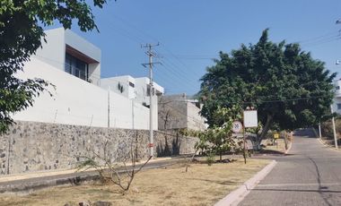 Venta de Excelente Lote en el Fraccionamiento Burgos Bugambilias, Temixco, Morelos