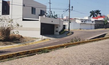 Venta de Excelente Lote en el Fraccionamiento Burgos Bugambilias, Temixco, Morelos