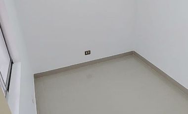 Departamento en 1er piso elevado San Borja