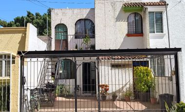 Linda casa en VENTA de una sola planta en Jardines del Valle, Zapopan