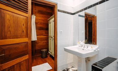 Dijual Ribka Hotel Banda Neira Maluku Lokasi Super Strategis Cocok Untuk Investasi