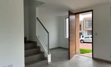 PRECIOSA Y AMPLÍSIMA CASA ESQUINERA  DE 120 M2 EN EL SECTOR DE LA FLORIDA