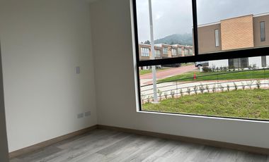 PRECIOSA Y AMPLÍSIMA CASA ESQUINERA  DE 120 M2 EN EL SECTOR DE LA FLORIDA