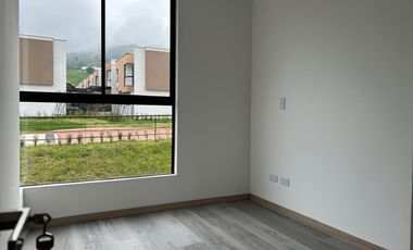 PRECIOSA Y AMPLÍSIMA CASA ESQUINERA  DE 120 M2 EN EL SECTOR DE LA FLORIDA