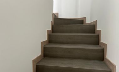 PRECIOSA Y AMPLÍSIMA CASA ESQUINERA  DE 120 M2 EN EL SECTOR DE LA FLORIDA