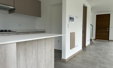 PRECIOSA Y AMPLÍSIMA CASA ESQUINERA  DE 120 M2 EN EL SECTOR DE LA FLORIDA