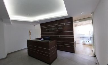 En venta 2 oficinas unidas que suman 215m2 / 3 privados / amplia sala reuniones Calle Amunátegui