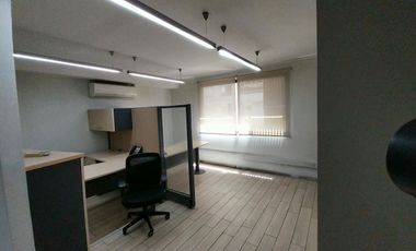 En venta 2 oficinas unidas que suman 215m2 / 3 privados / amplia sala reuniones Calle Amunátegui