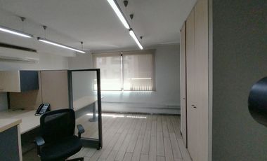 En venta 2 oficinas unidas que suman 215m2 / 3 privados / amplia sala reuniones Calle Amunátegui
