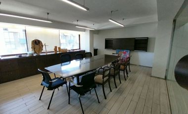 En venta 2 oficinas unidas que suman 215m2 / 3 privados / amplia sala reuniones Calle Amunátegui
