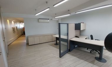 En venta 2 oficinas unidas que suman 215m2 / 3 privados / amplia sala reuniones Calle Amunátegui