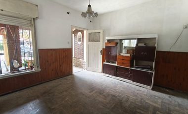 Ituzaingo - Venta - Casa en Block 3 Amb Al Frente - 3 y 2 Ambientes Al Fondo