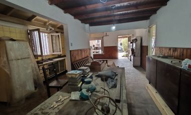 Ituzaingo - Venta - Casa en Block 3 Amb Al Frente - 3 y 2 Ambientes Al Fondo