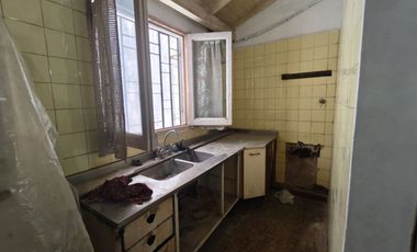 Ituzaingo - Venta - Casa en Block 3 Amb Al Frente - 3 y 2 Ambientes Al Fondo
