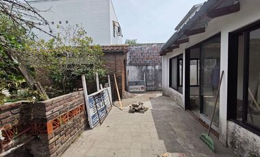 Ituzaingo - Venta - Casa en Block 3 Amb Al Frente - 3 y 2 Ambientes Al Fondo