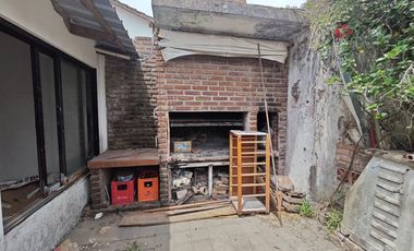 Ituzaingo - Venta - Casa en Block 3 Amb Al Frente - 3 y 2 Ambientes Al Fondo
