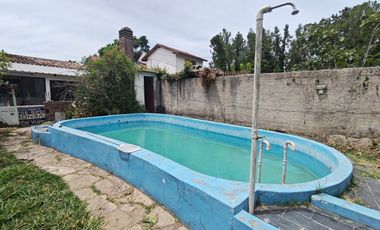 Ituzaingo - Venta - Casa en Block 3 Amb Al Frente - 3 y 2 Ambientes Al Fondo
