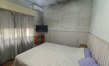 Ituzaingo - Venta - Casa en Block 3 Amb Al Frente - 3 y 2 Ambientes Al Fondo