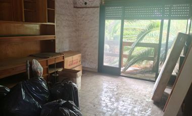 Ituzaingo - Venta - Casa en Block 3 Amb Al Frente - 3 y 2 Ambientes Al Fondo